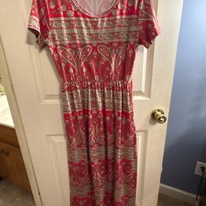 Women’s Pink Paisley Maxi Dress